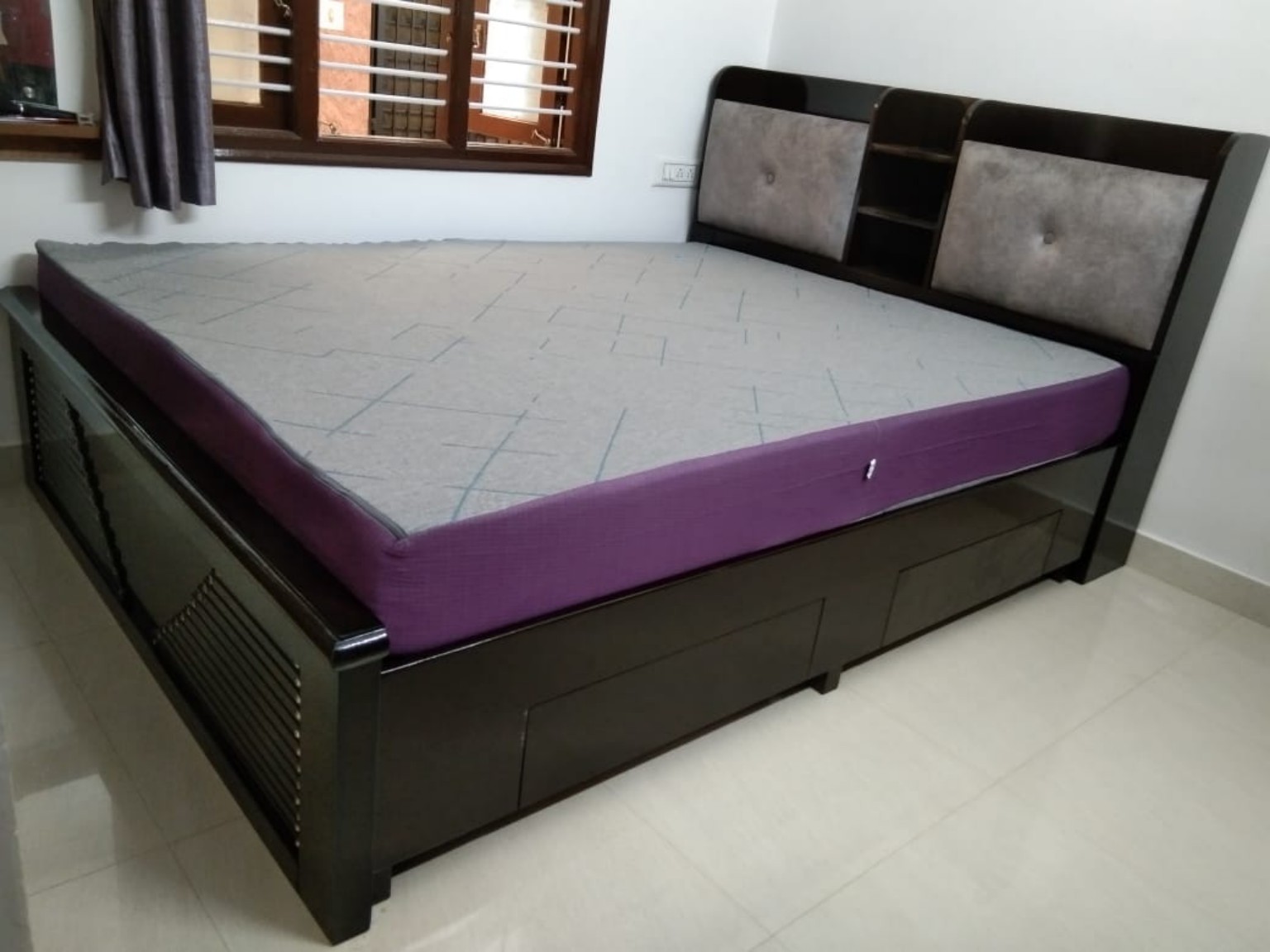 Head Storage Hydraulic Cot